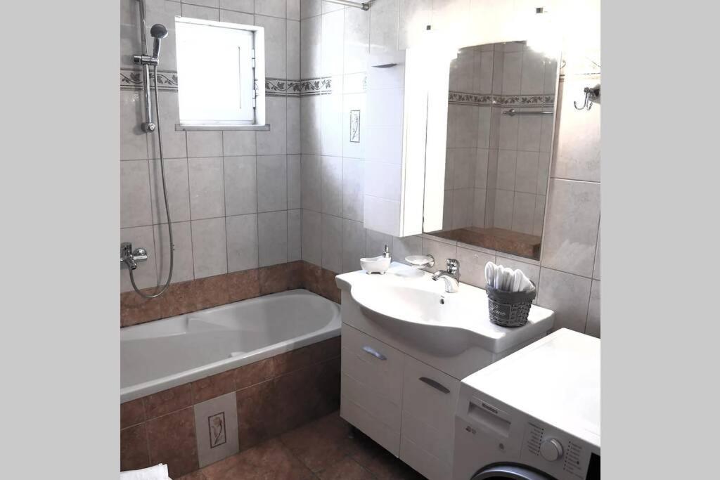 Pogonia Sea View Apartment ภายนอก รูปภาพ